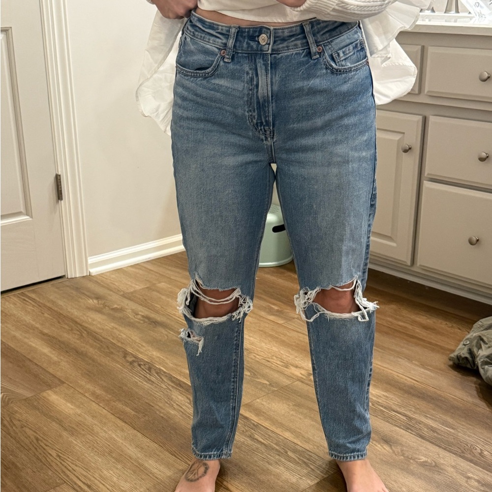 American Eagle Outfitters Light Blue Ripped Straight Leg Jeans